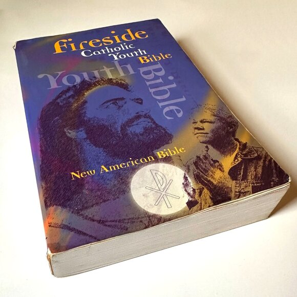Fireside Catholic Youth Bible, New American Bible, Fireside Books Softcover Book - Picture 4 of 5